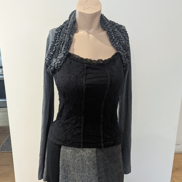 Elegant Gray Ruffled bollero - Picture 7 of 8